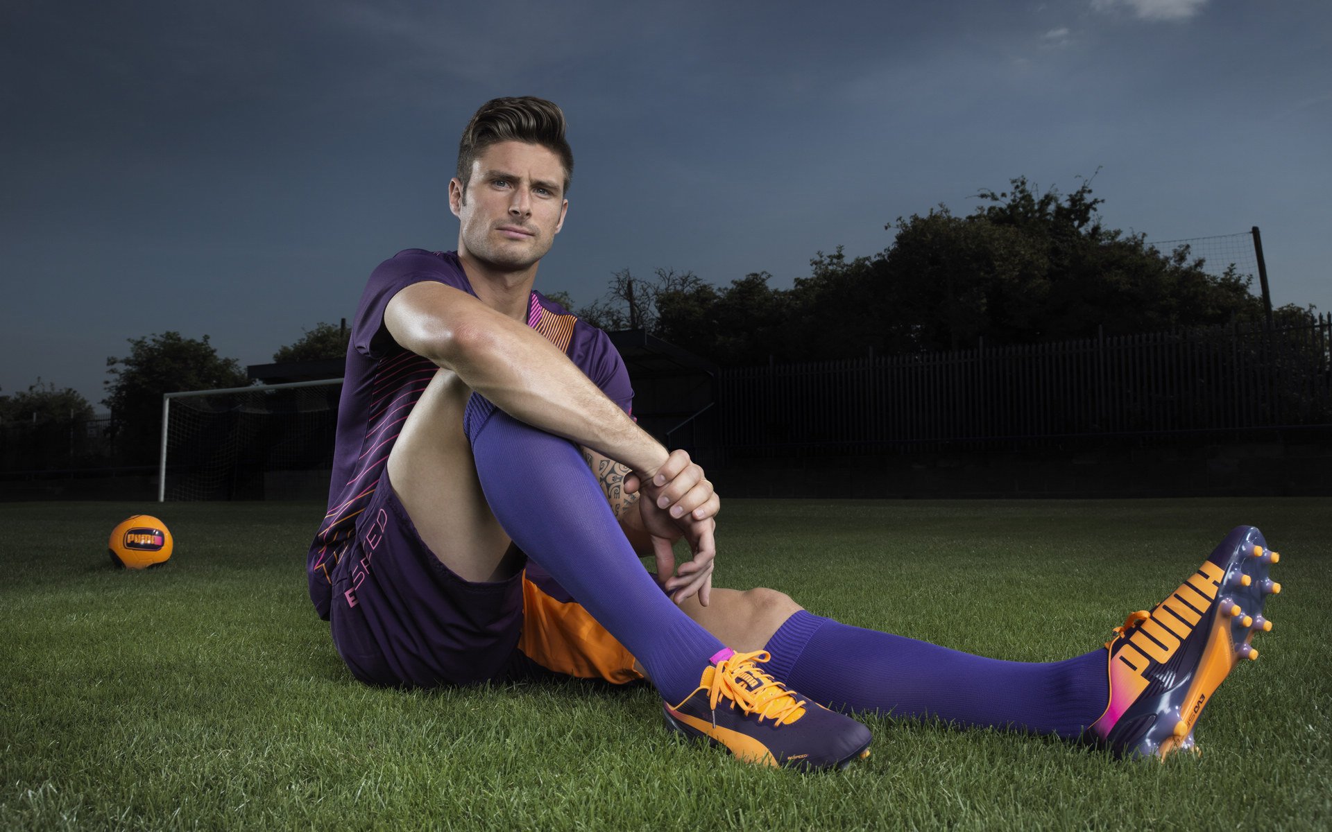 利拉德复出首秀出彩,曼联主场绝杀北京国安,豪取9连胜(利拉德效力球队)