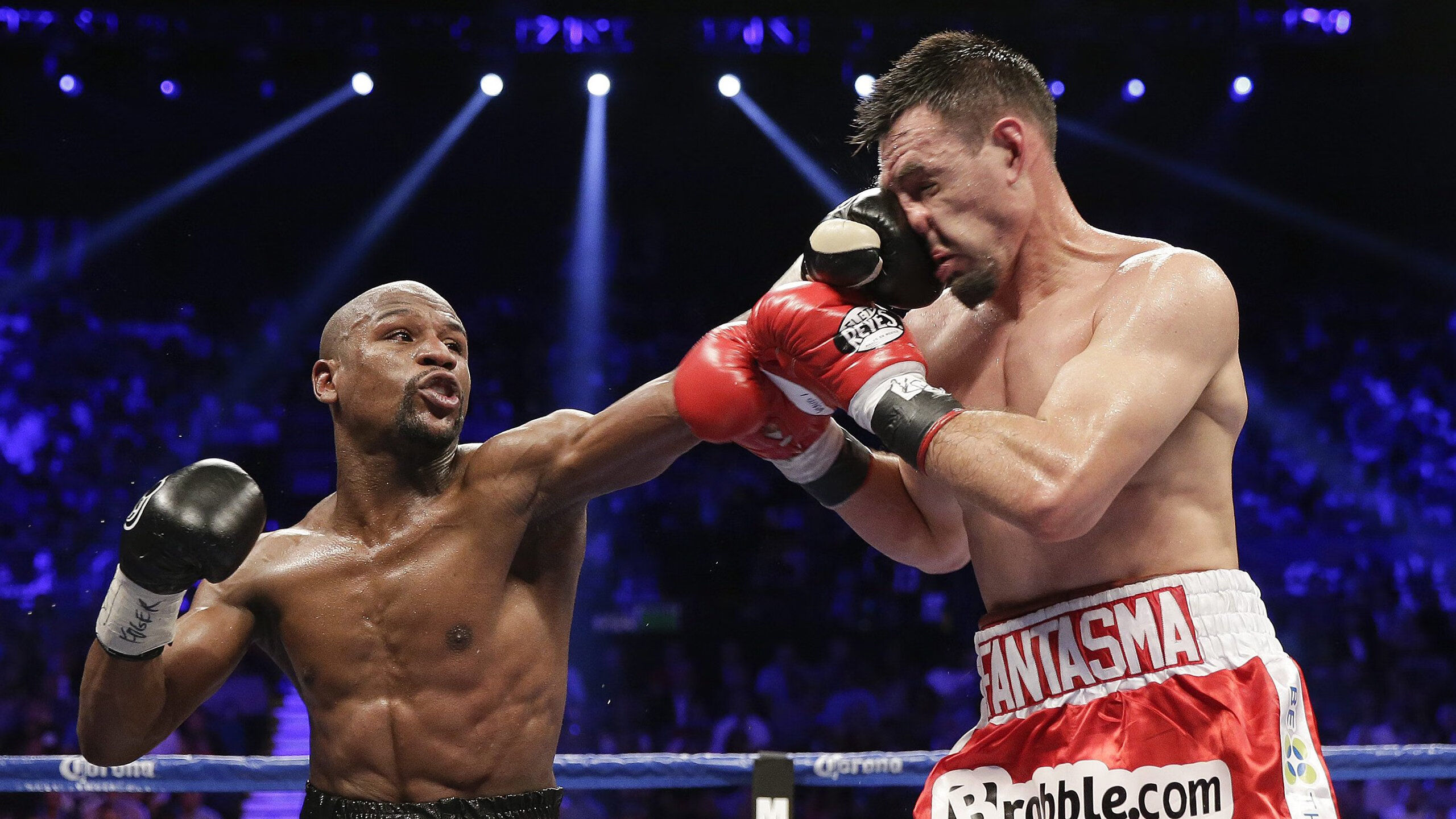 利拉德复出首秀出彩,曼联主场绝杀北京国安,豪取9连胜(利拉德效力球队)